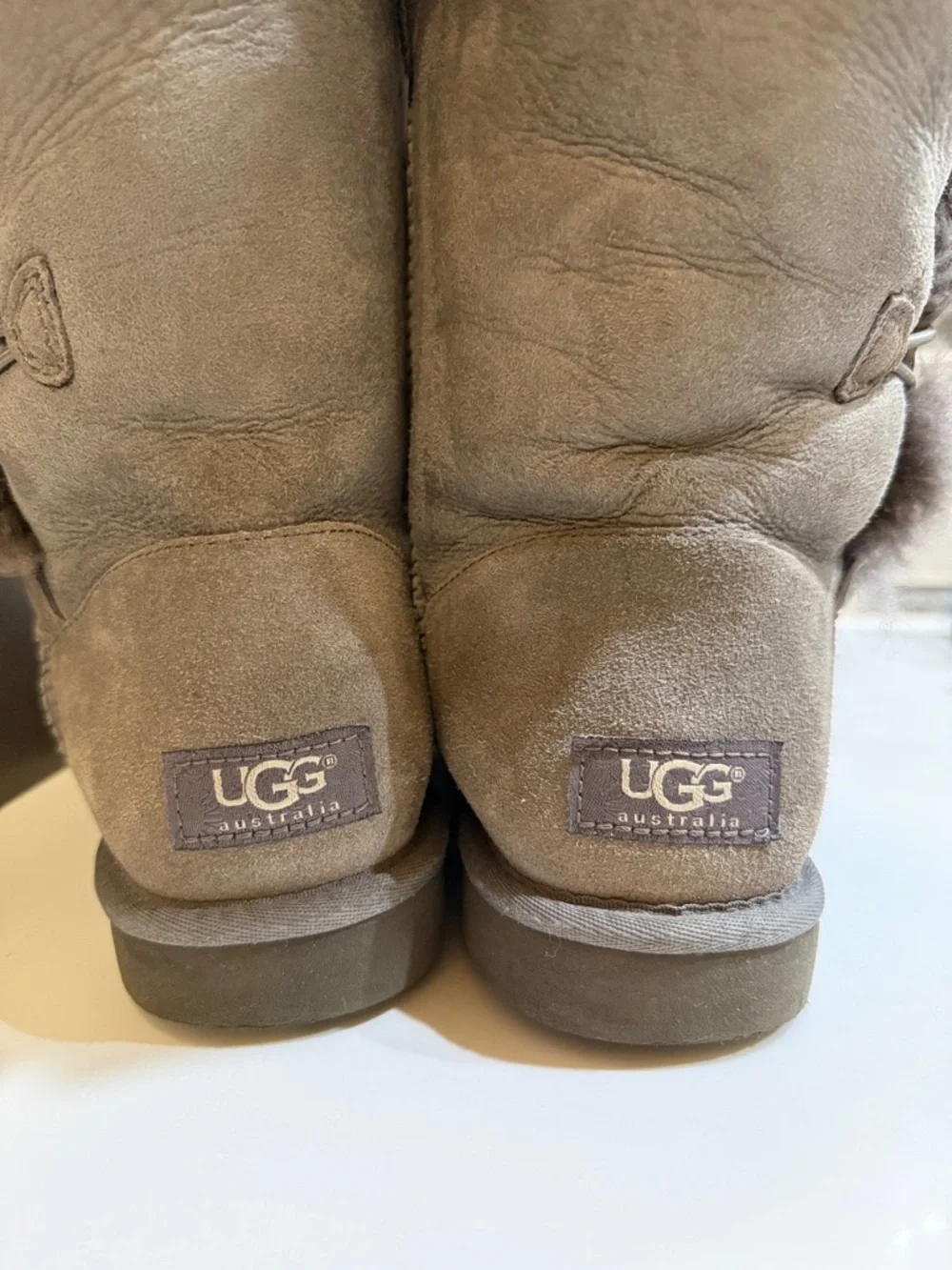 EUC UGG Bailey Button Sheepskin Boots Sz 9